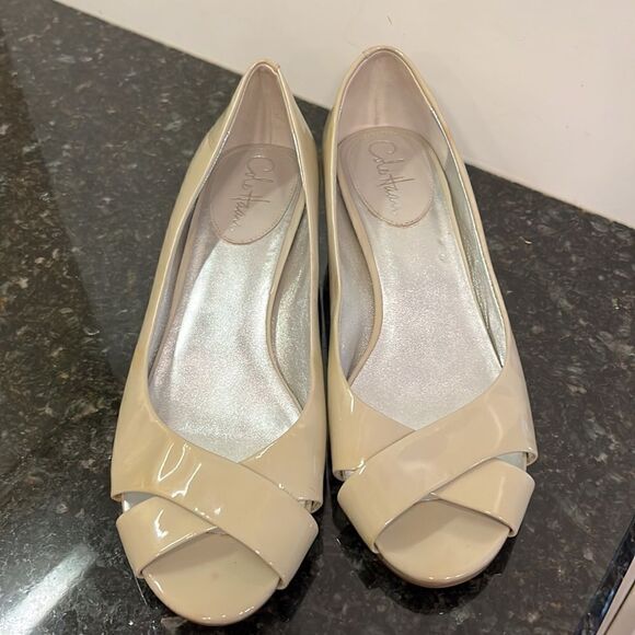 Cole Haan Women’s Tan Patent  Melina Criss Cross Open Toe Cork Wedge . Size 8B - Picture 5 of 8